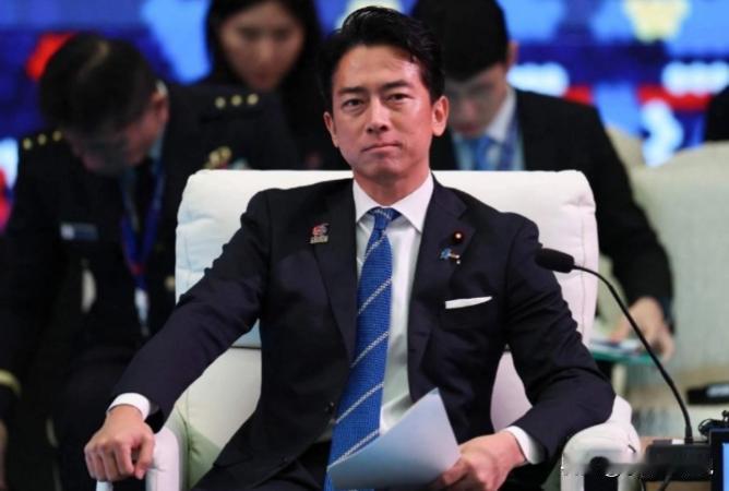 小泉进次郎的专机还没落地，中国的大门就已经焊死！但对茂木敏充，北京特意留了一道缝