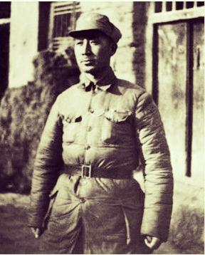 抗战至解放战争期间，薄一波完成一个怎样的“三级跳”？抗战期间，薄一波以自卫反