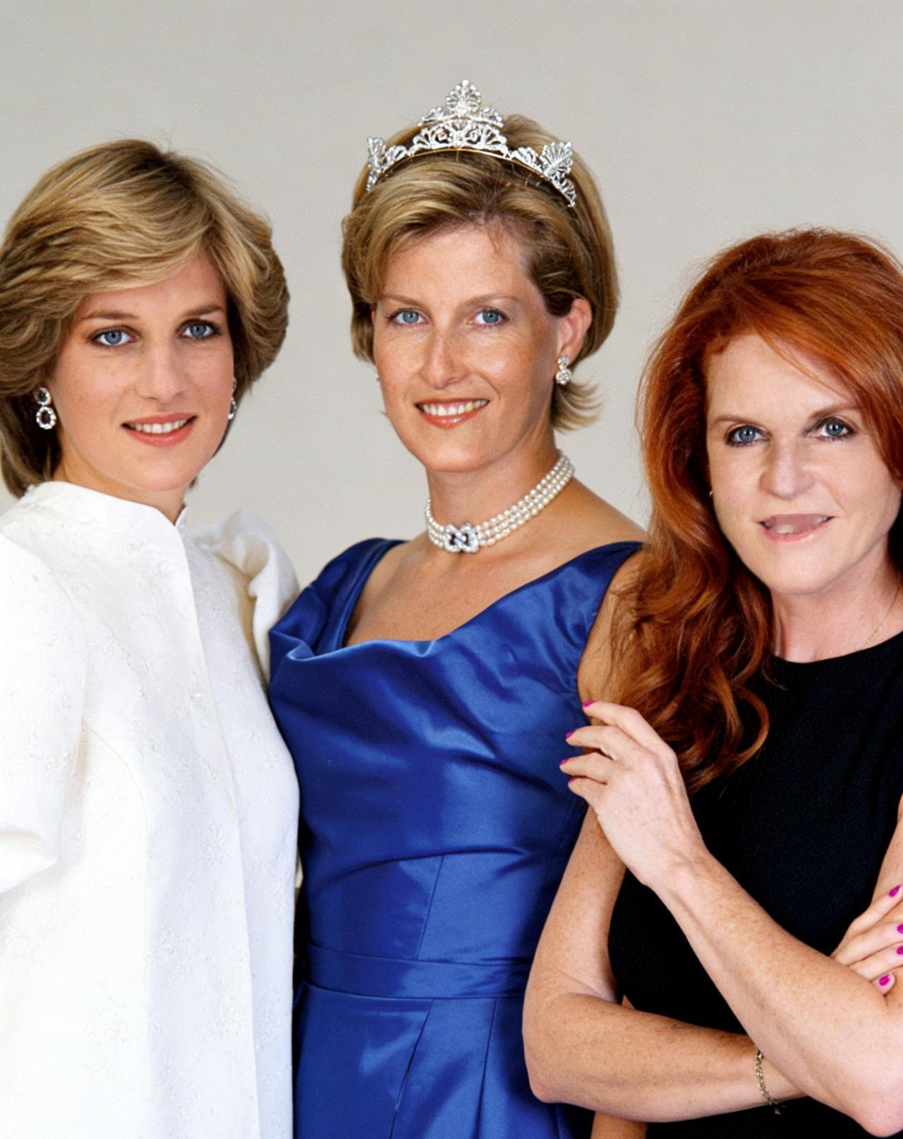 温莎三妯娌哪个比较让你惊艳呢分别是威尔士王储妃黛安娜，约克公爵夫人莎拉，爱丁堡