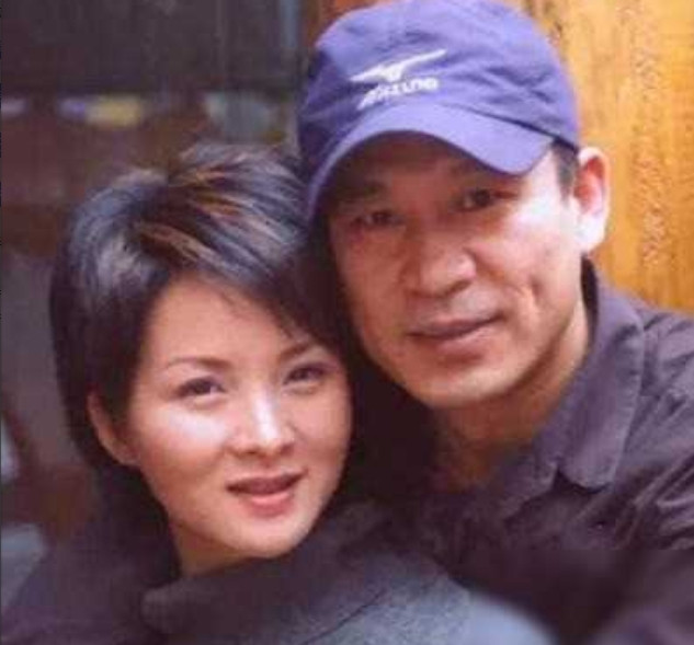 当年，27岁的谢兰嫁给大自己11岁的师小红，两人约好了丁克，不要孩子，因为她的父