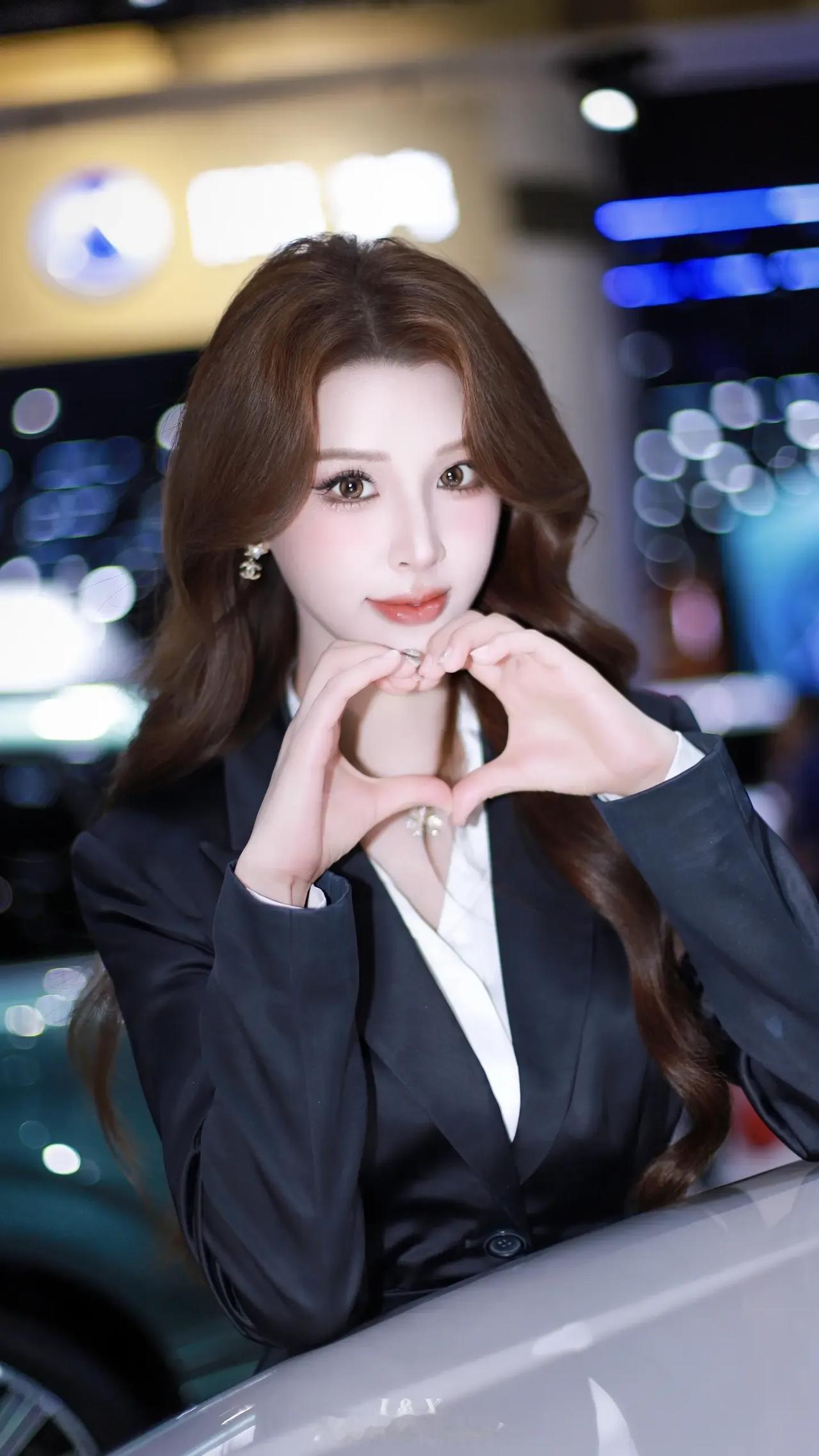 2024广州车展网红车模魅力大吗广州车展车模