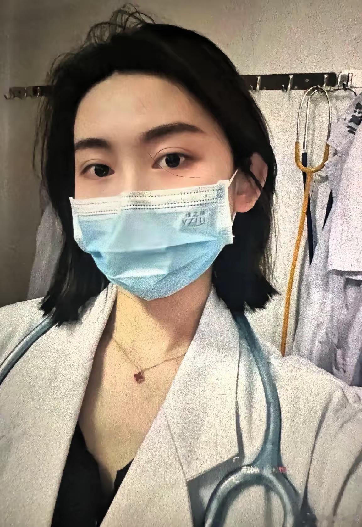 曾琦医生复出了！不在香港，不在私立，而是公立三甲——浙江大学医学院附属第四医院。