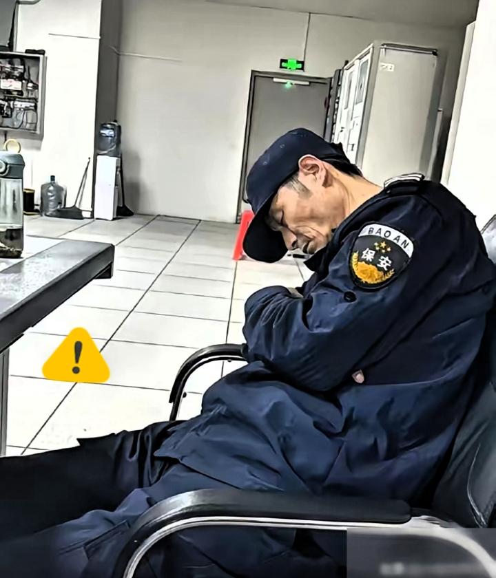 1个盹，2.6万赔偿：法律给冷血老板上了一课“毫无人性！连正常生理需求都不