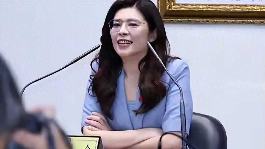 郑丽文回应参选2028：还太遥远，现在不去想！没有肯定，也没有否定。相较之前，已