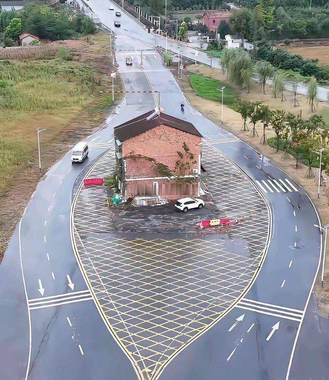 这家当初给他100万元钱没有谈妥，现在这个地方还能卖100万元钱吗？