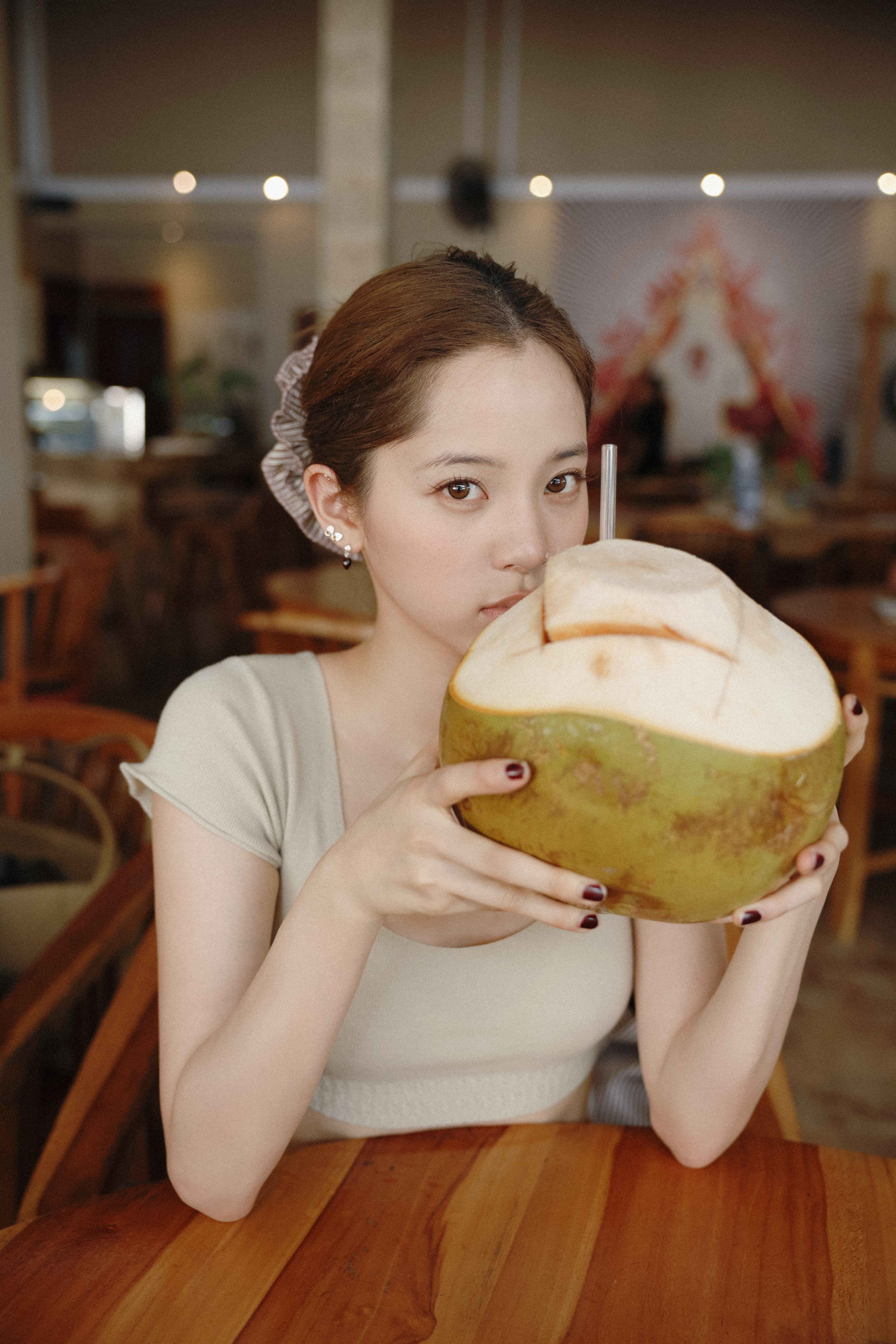 欧阳娜娜演唱会嘉宾是周翊然欧阳娜娜在复制粘贴的时代，你是手写的诗