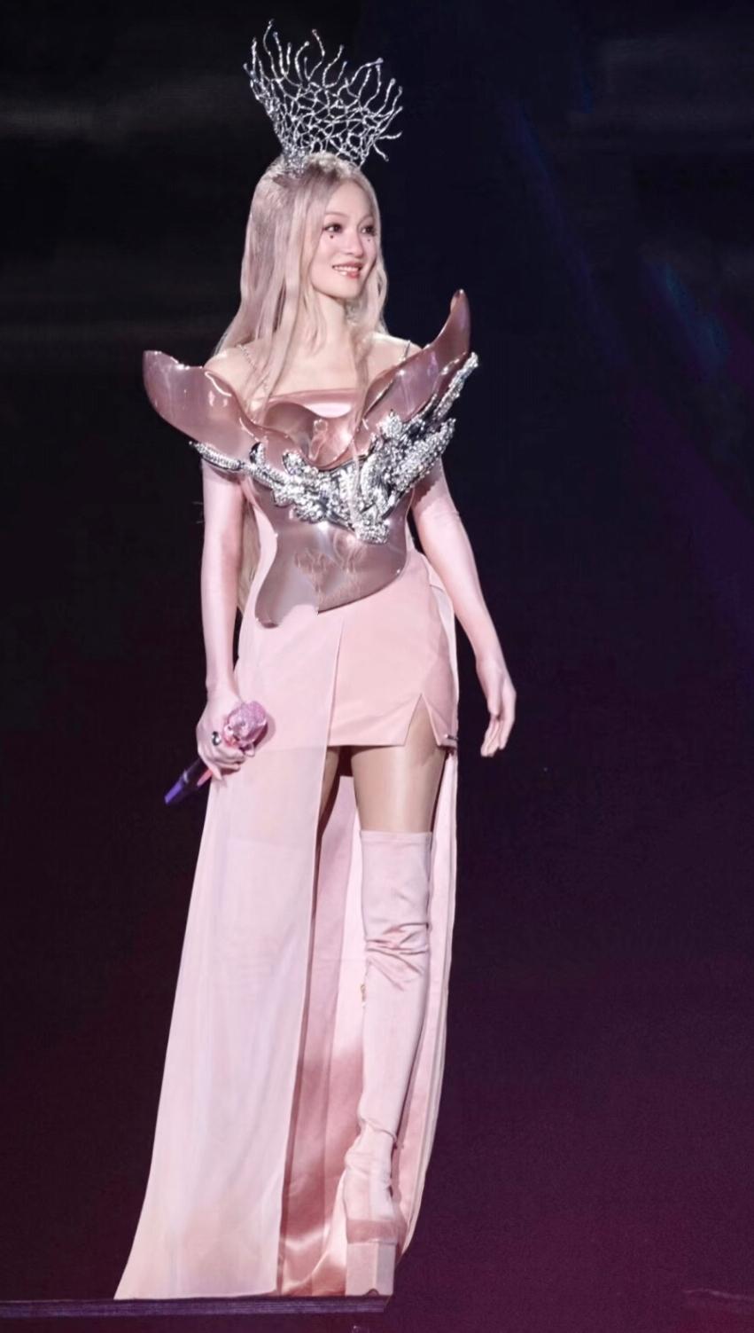 好佩服他的设计师！！！我真的也好喜欢她！