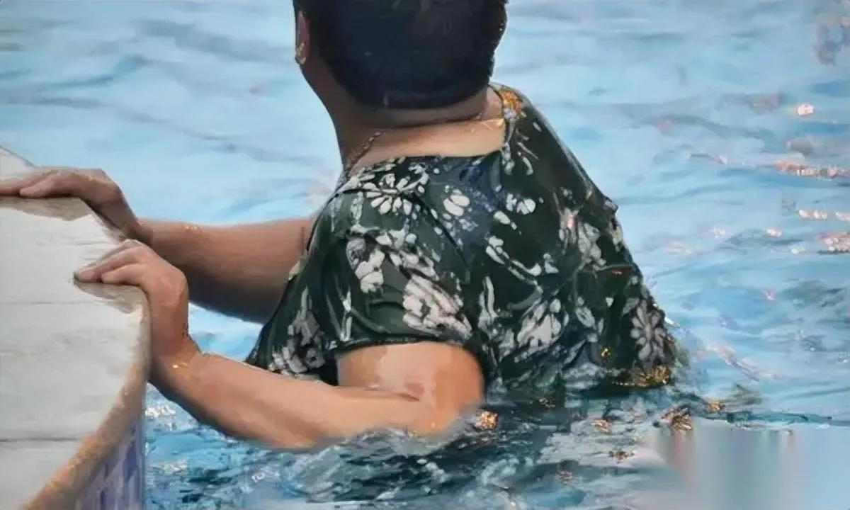 游泳馆出怪事所有人怒了查了半个月，揪出的“凶手”居然是天天来游泳的七旬老