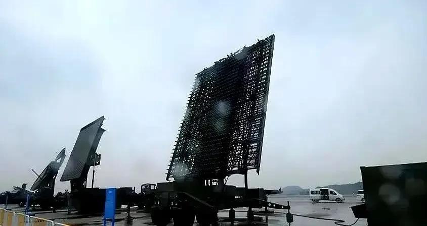 伊朗防空系统形同虚设，证明购买自中国的JY-10防空指挥控制系统靠不住？伊朗人并
