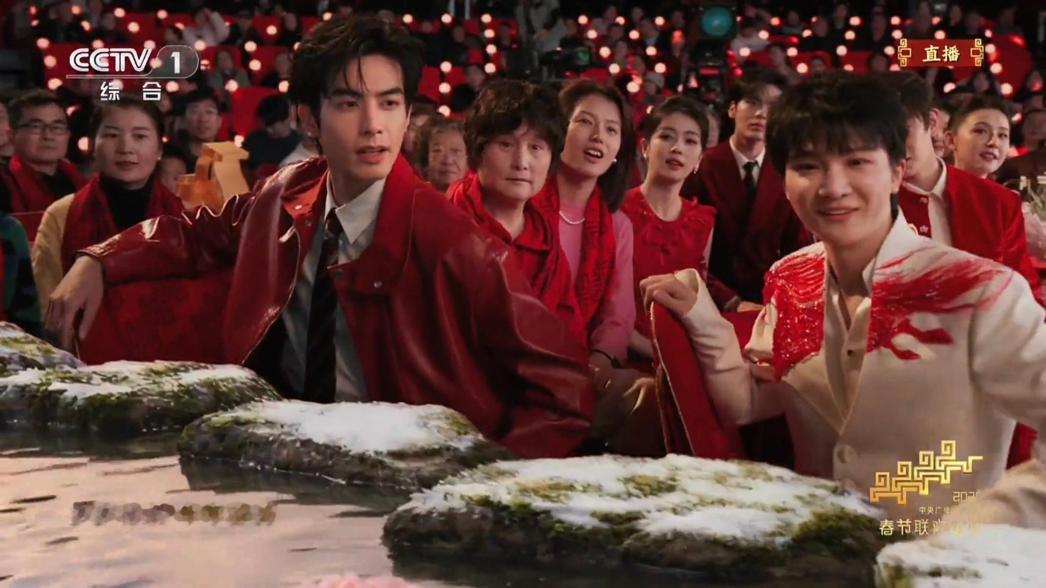 秦岚李沁王楚然美成啥了春晚看到目前感觉最养眼的还是花神们！对我的眼睛极度友好