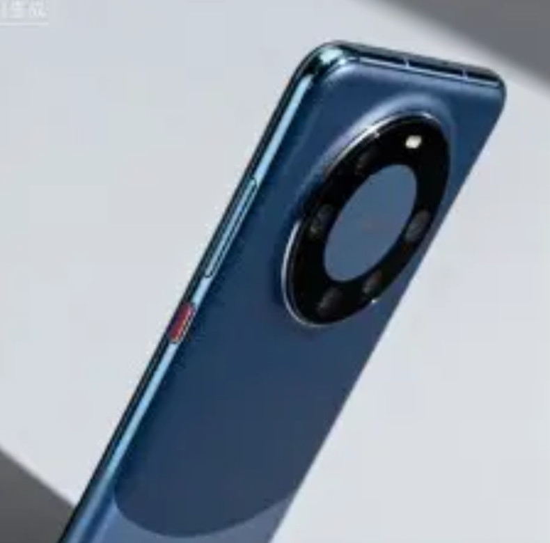 看到Mate80ProMax的直角边框直接笑出声，这是Mate40