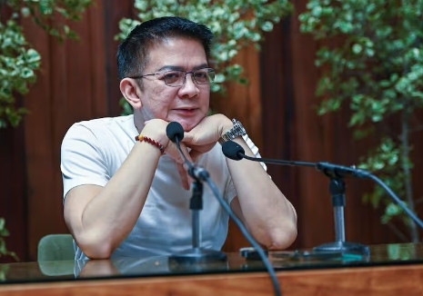 杜特尔特阵营也不含糊了，参议员德拉·罗萨表示，他们会毫不犹豫地支持参议长埃斯库德