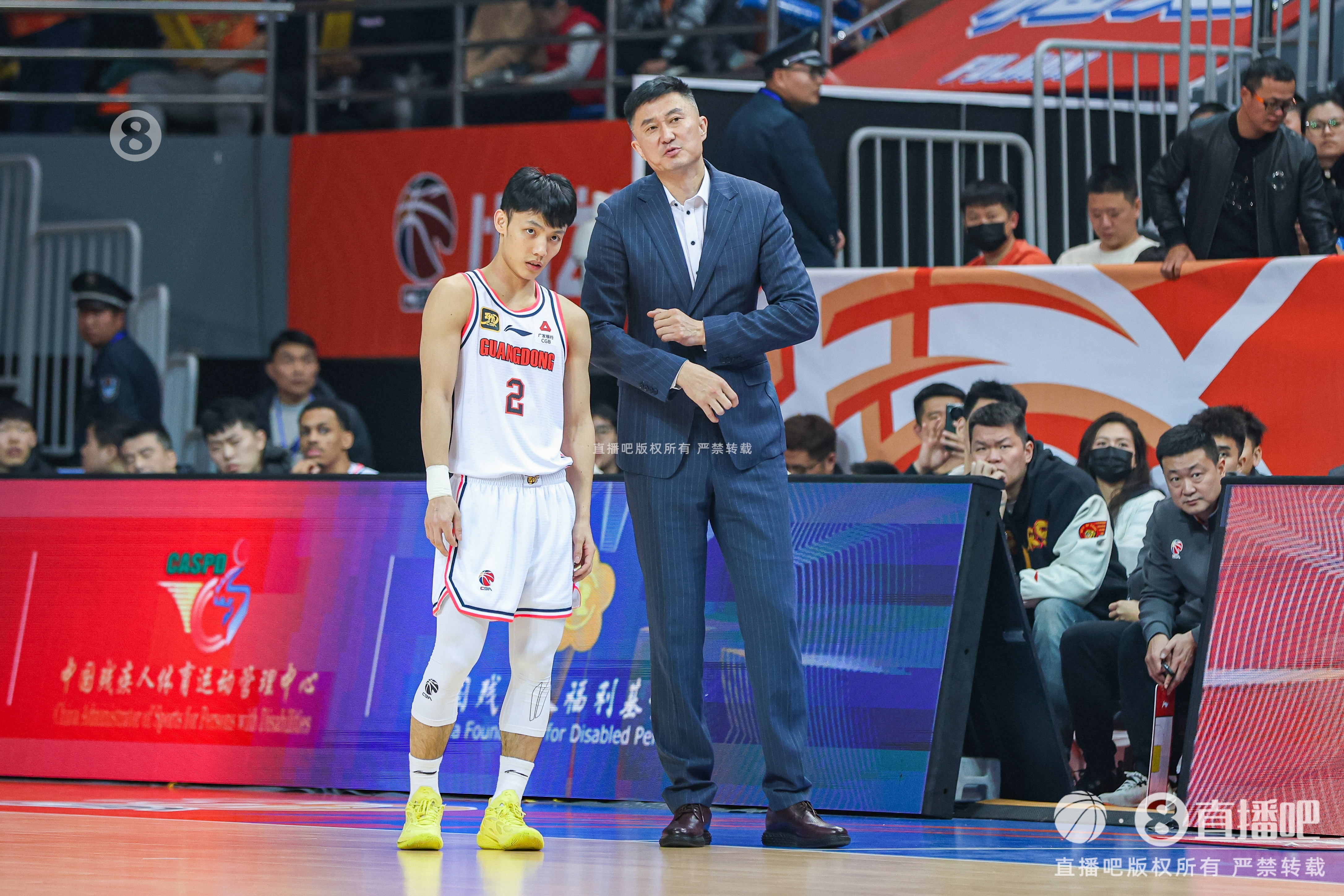 势如破竹! 广东男篮豪取8连胜 排在常规赛积分榜第1位