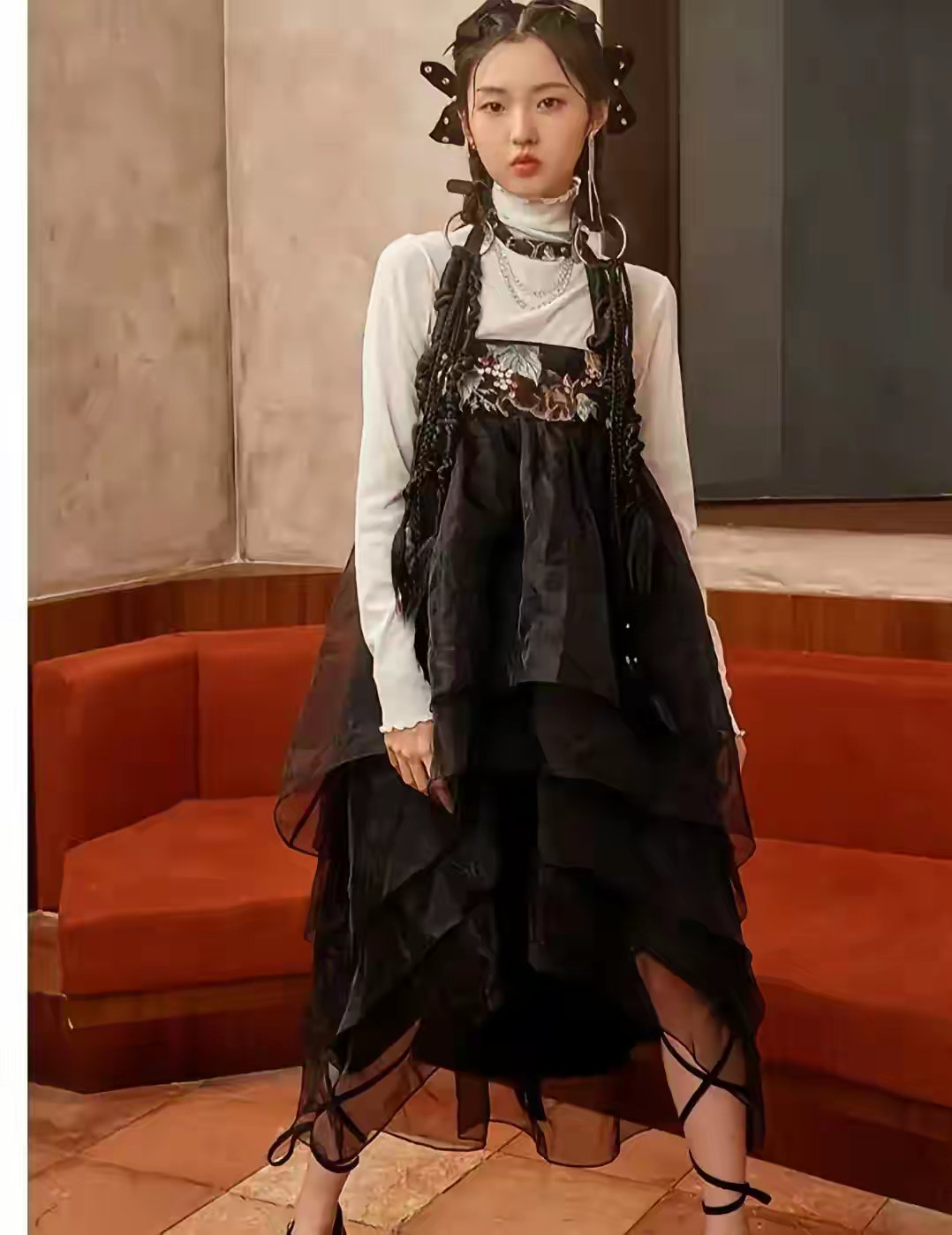 李柯以整容之前的样子😅😅看得出做了精灵耳和以前两模两样