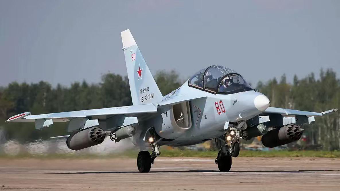 面对美以联军以空袭为主的打击手段，一度被认为近乎毫无还手之力的伊朗航空兵部队，似