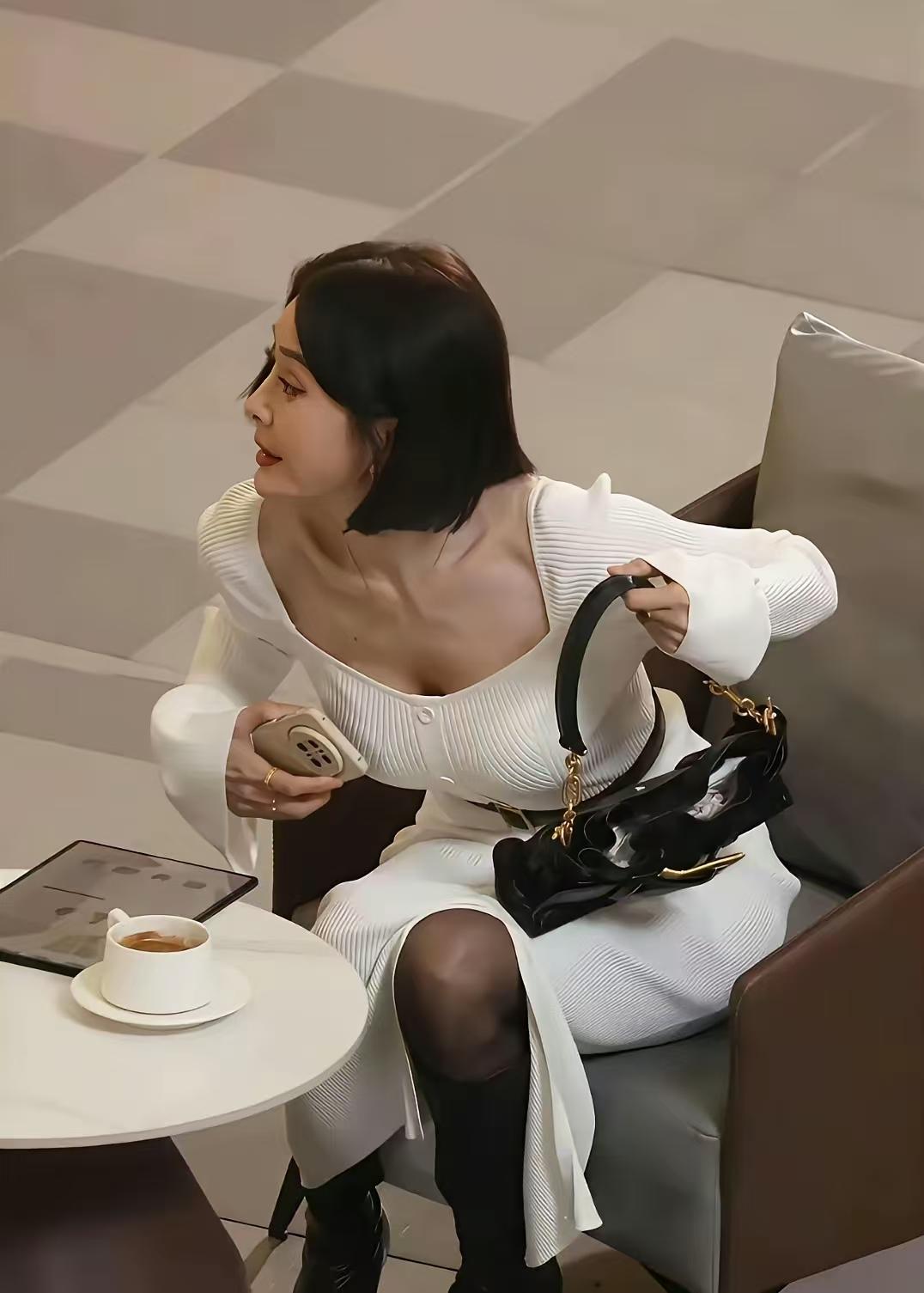 打死我都不信，魏大勋没有后悔过！同样一套房，你看到的是精装后的效果，人家天天住的