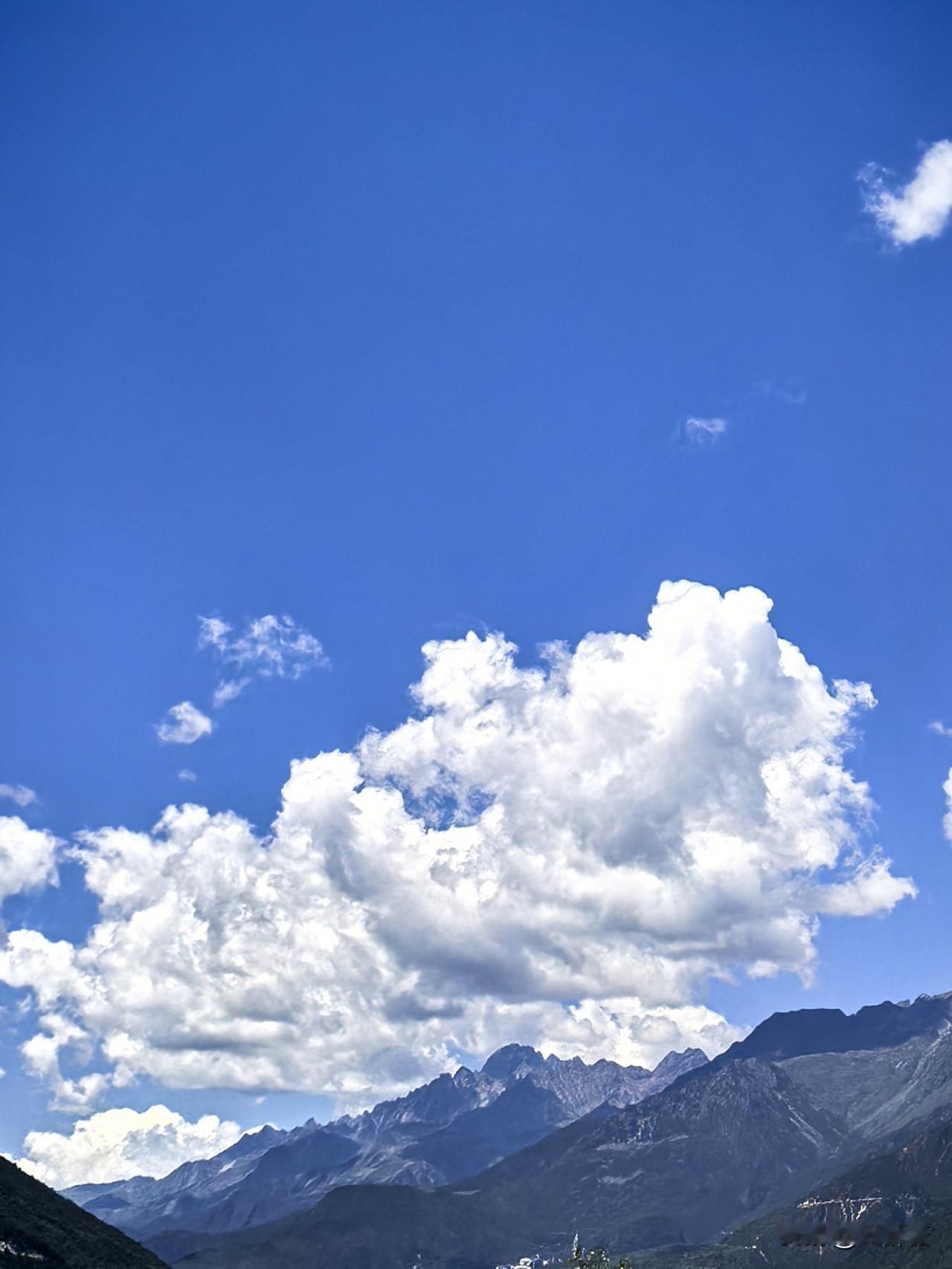 并不是老一辈的人才重男轻女我同事，92年的，她俩女一子而我，是三个女儿！