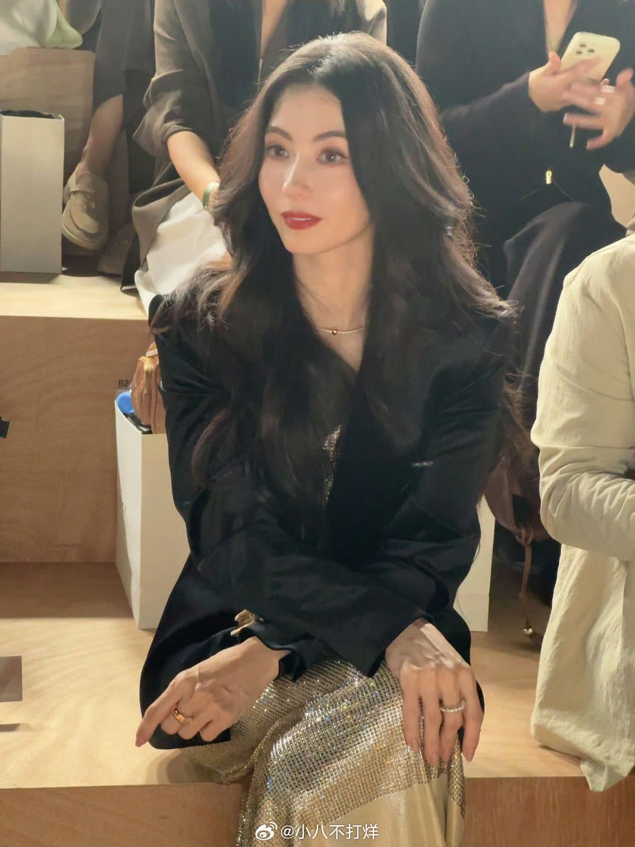 张柏芝生图轻轻秒了岁月从不败美人这么多年过去姐依旧抗打港风大