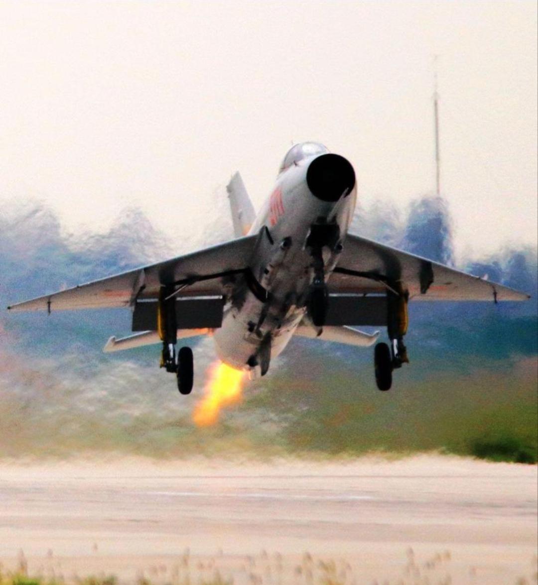 相信很多人都有一种感觉，中国军工科技爆发的速度超越想象。万丈高楼平地起，那时候