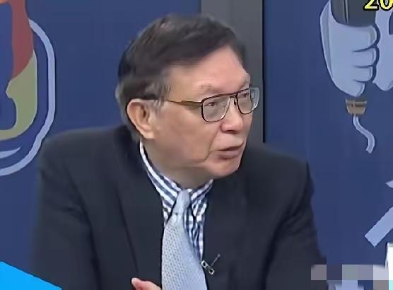 郑丽文，牛！什么意思？这意思就是郑丽文现在超厉害。她厉害在哪儿？她厉害在