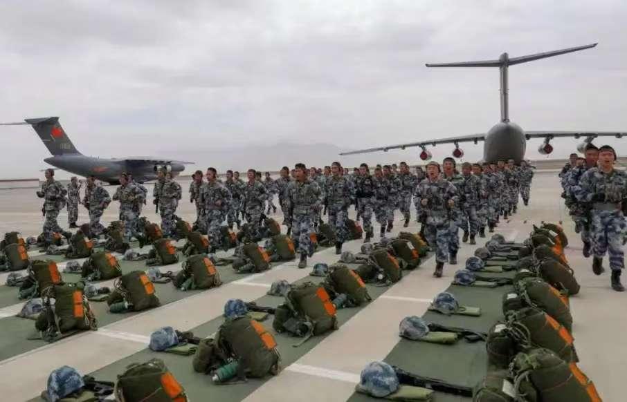 为什么要召回，国家这么多兵不够用的吗？五大战区，有战区是不能动的，预防边境，国