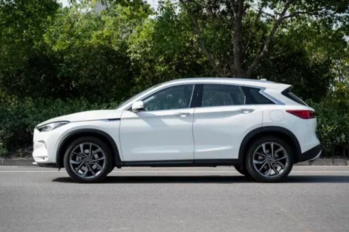 今天体验的2020款英菲尼迪QX50四驱智能版，是台仅行驶9642公