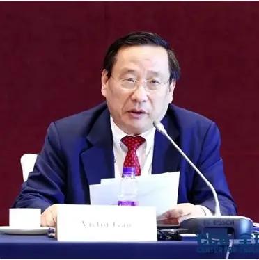 高志凯提出了一个反向设问：俄罗斯既然觉得经蒙古向中国输气是一条好路，也能够让俄气
