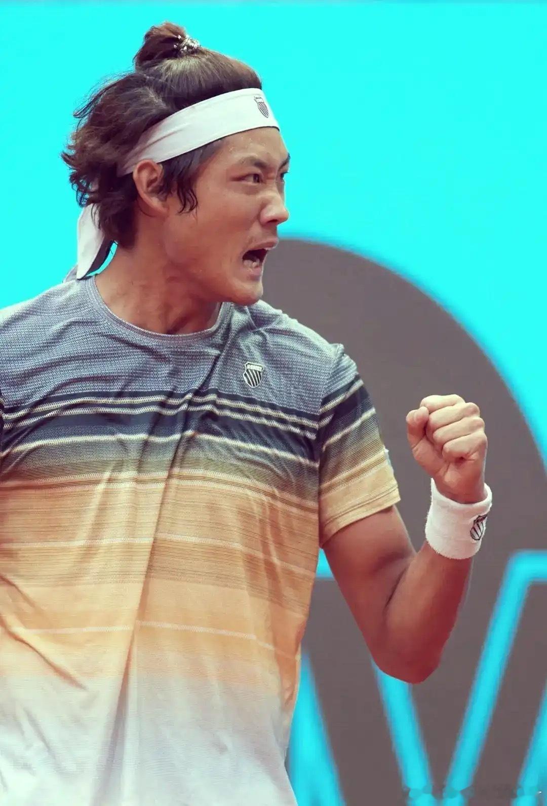 🟠马德里比赛进行中🇨🇳张帅6-4🇩🇪利斯先下一盘🔥🇨🇳张之臻2-