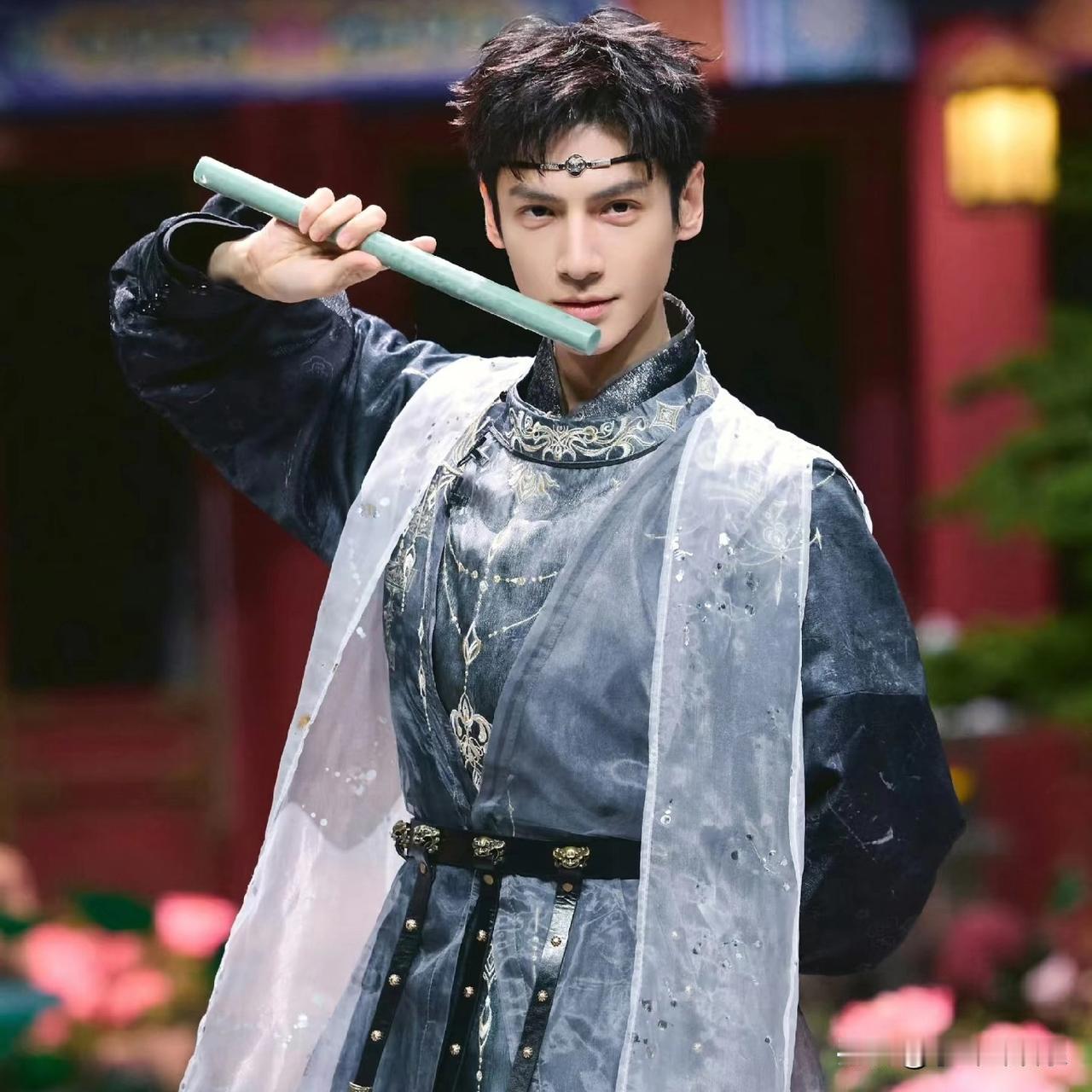 我有一种很强的预感，罗云熙和谁都没有cp感，不是长得不帅，也不是演技不好