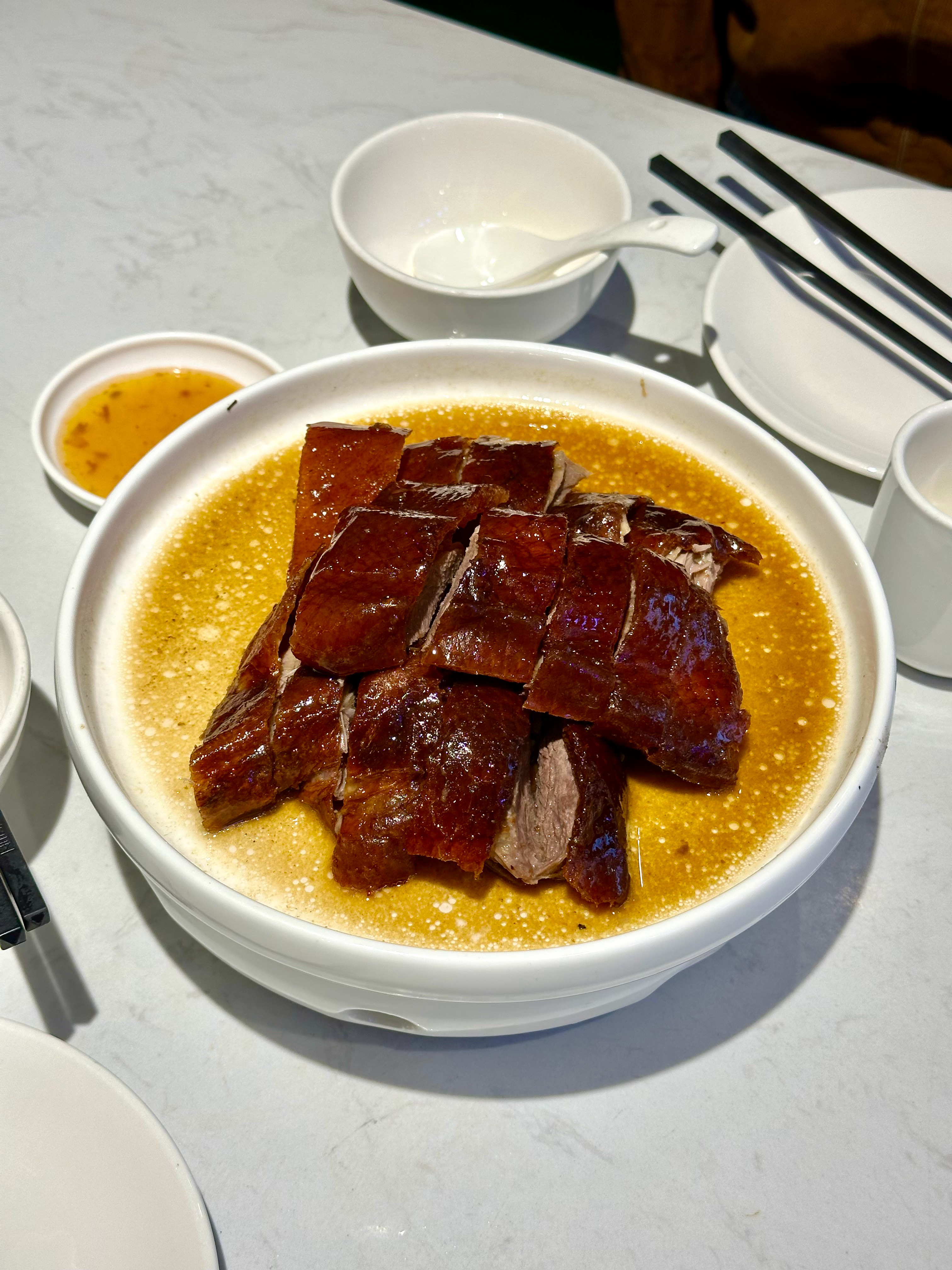 在北京吃到了最好吃的烧鹅📍广州顺德菜馆（牡丹园店）烧鹅皮脆肉嫩又多汁，一口惊艳