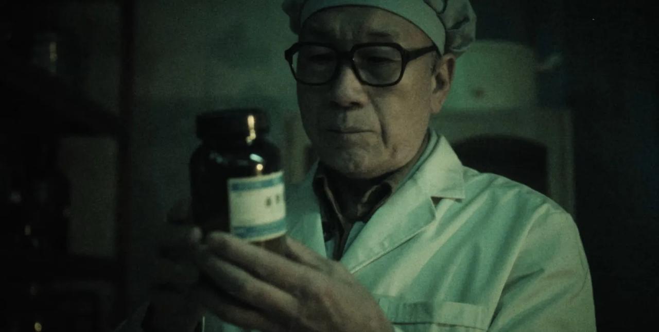 《扫毒风暴》卢少骅的秘密基地被师父发现了！卢少骅的师父邓立建也是个可怜人，为给