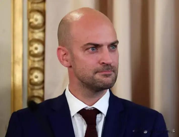 法国认识到了这个事情的严重性！1月9日，法国外长巴罗在法国驻外使节会议上表示