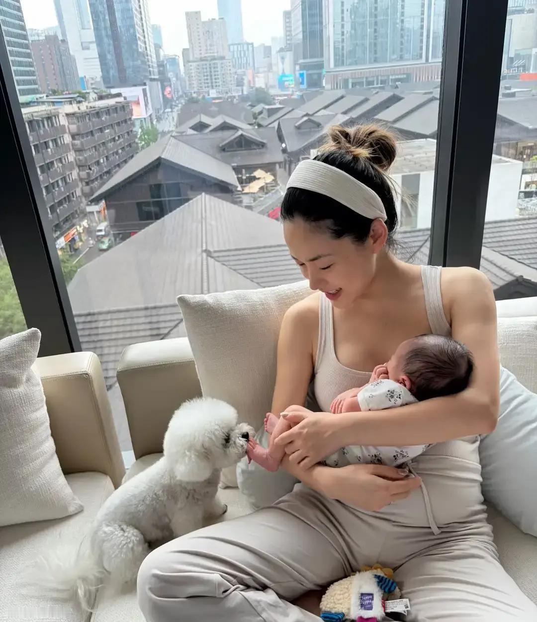 我说不去月子中心了，在家就行，省点钱。我老公听完直接说：你想让我死就直说他说