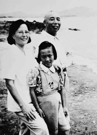 1972年，65岁的开国上将宋时轮组建了新的家庭，新娘是32岁的郑晓存，