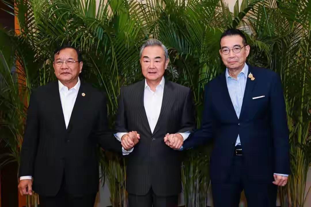 中国为何选择此时调停泰柬冲突？中国选择此时调停泰柬冲突，原因可不少。这轮冲突已