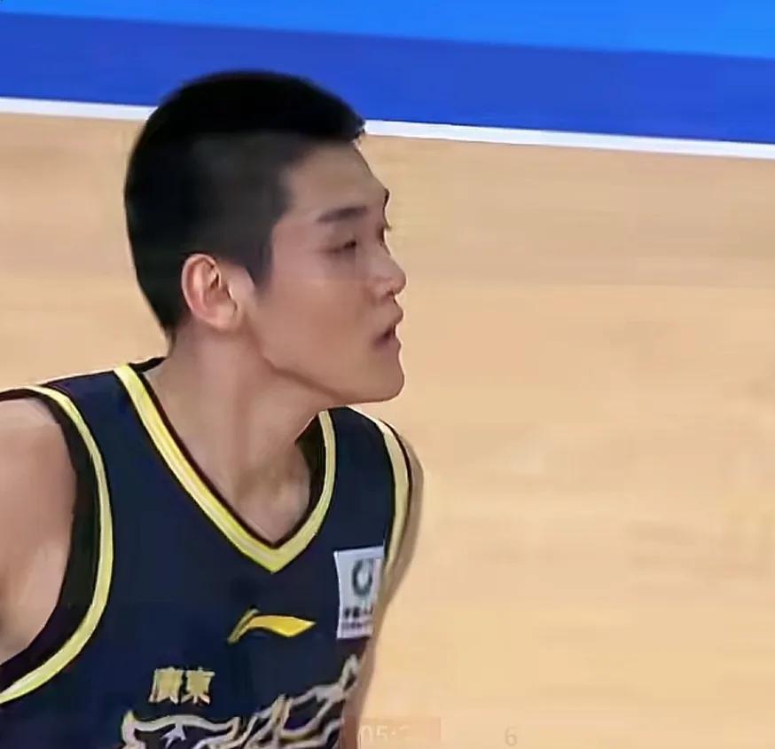 看王洪泽，杨溢，陈家政打球，国青三少，名字看起来就令人期待满满的。俱乐部杯打江