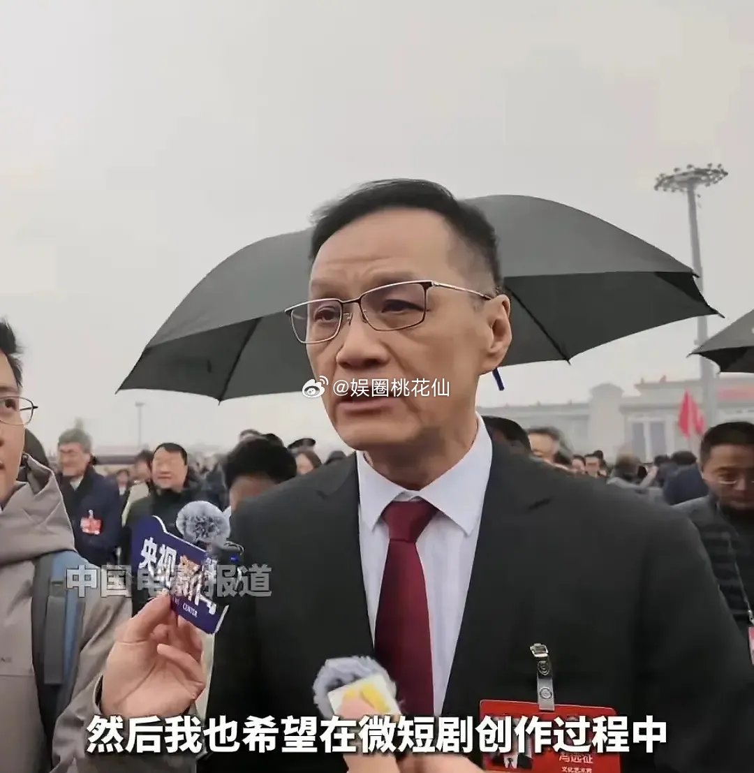 人与人之间真的不一样，老一辈艺术家就是通透。和靳东观点不一样，冯远征在采访里直接