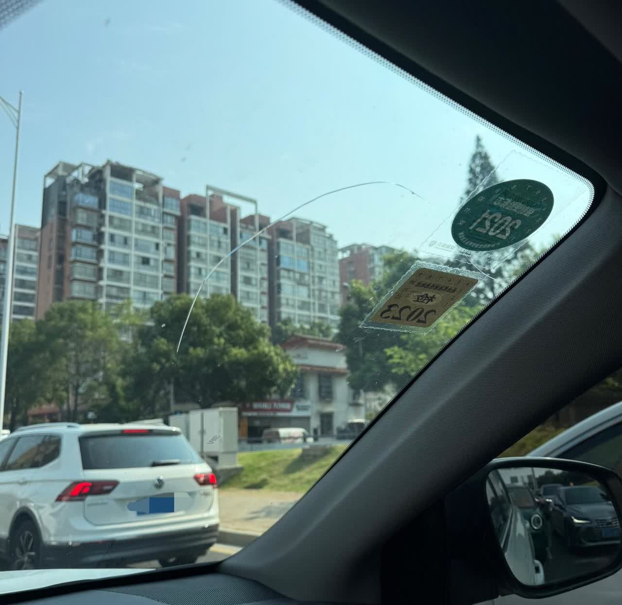 现在的长沙究竟有多热，我举一个具体的例子。我的车子昨天下午停在路边暴晒了