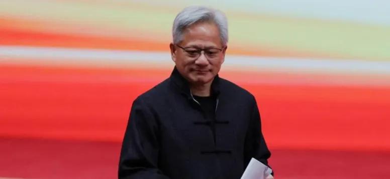 美国原来限制英伟达芯片进入中国，是为了“打压限制”中国的芯片产业，而今放开H20