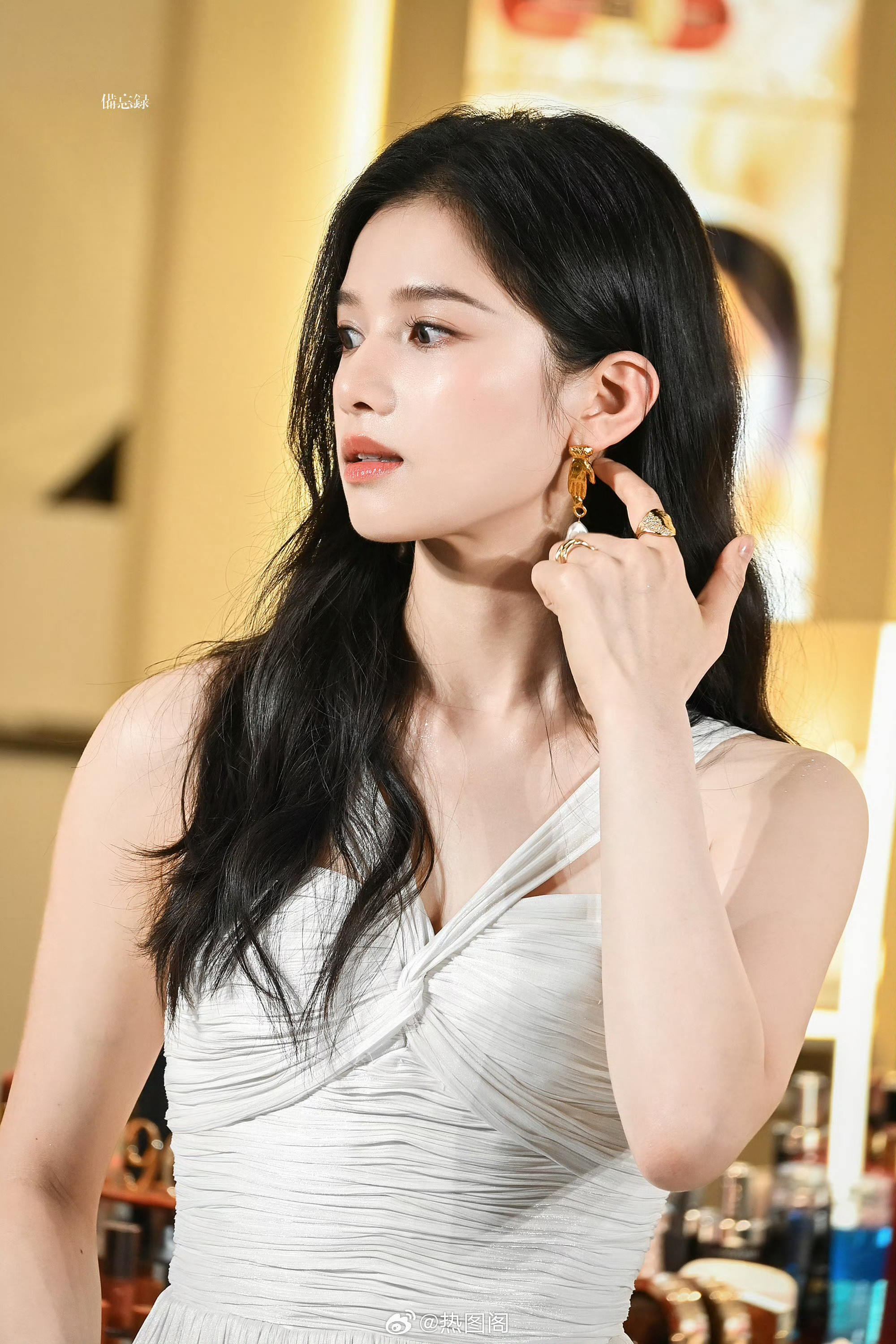 张婧仪x线下活动美拍·好权威的一张脸