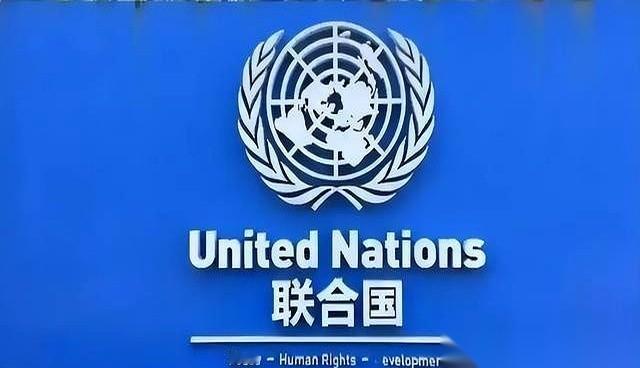 联合国会场上，一个叫祖耶夫的高官，当着所有人的面，流利地切换了四国语言。一套操