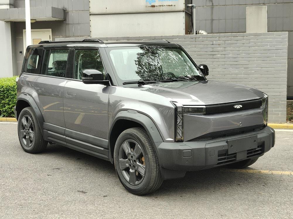 iCAR03“变身术”：表面是分裂，实则是奇瑞换了个玩法？iCAR03这