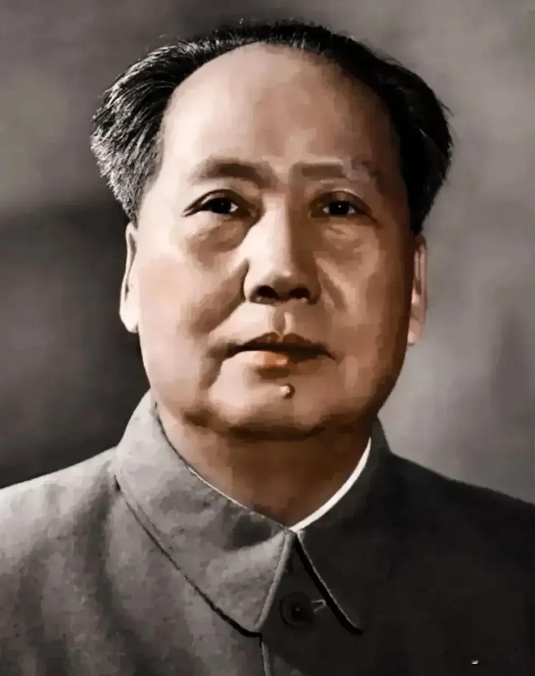 毛主席是怎么评价朱元璋的？1953年2月，毛主席和陈老总同游南京紫金山。毛主席对陈老总说的一句话，流