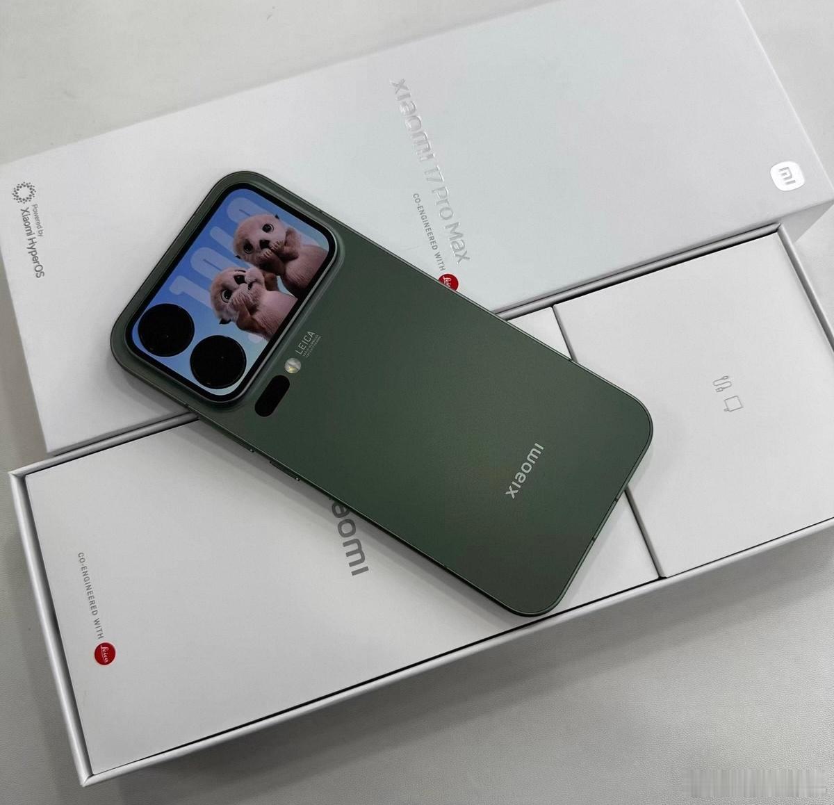 一个冷知识——最早的Pro手机：2014年的魅族MX4Pro；最早的Max手机