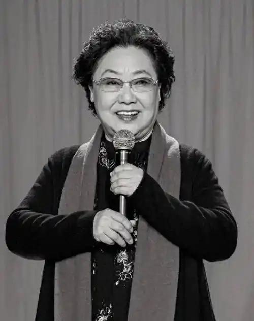 1956年，郭兰英唱《我的祖国》第一遍直接被导演否了，理由是唱得太高级了。 
