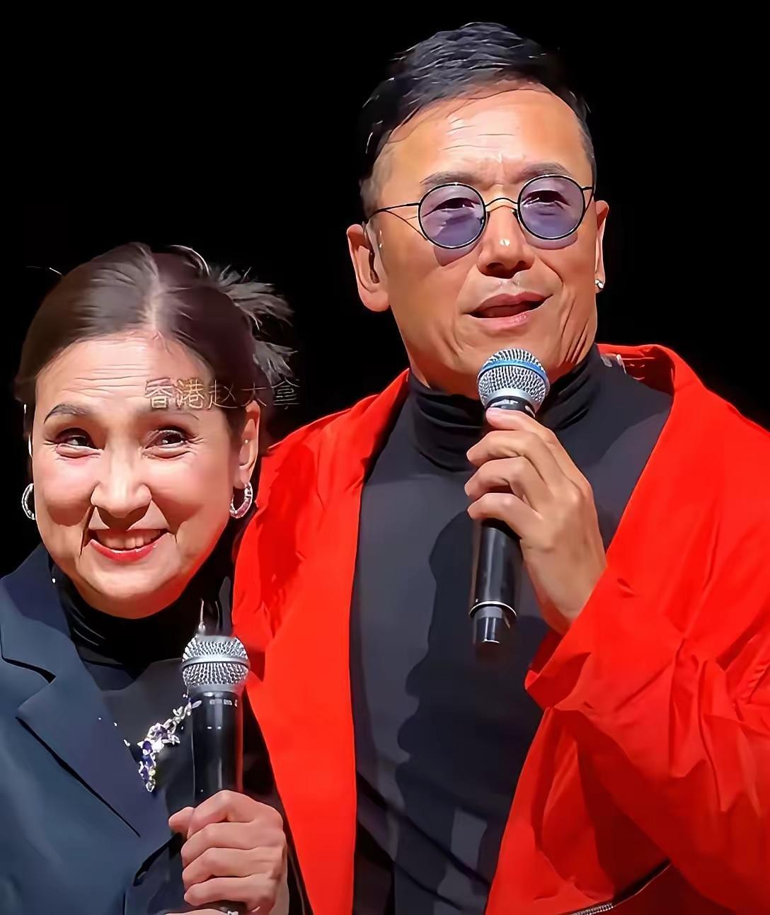 我发觉，五官深邃、浓眉大眼的女人格外容易显老，戚美珍便是如此。“三哥”苗侨伟与