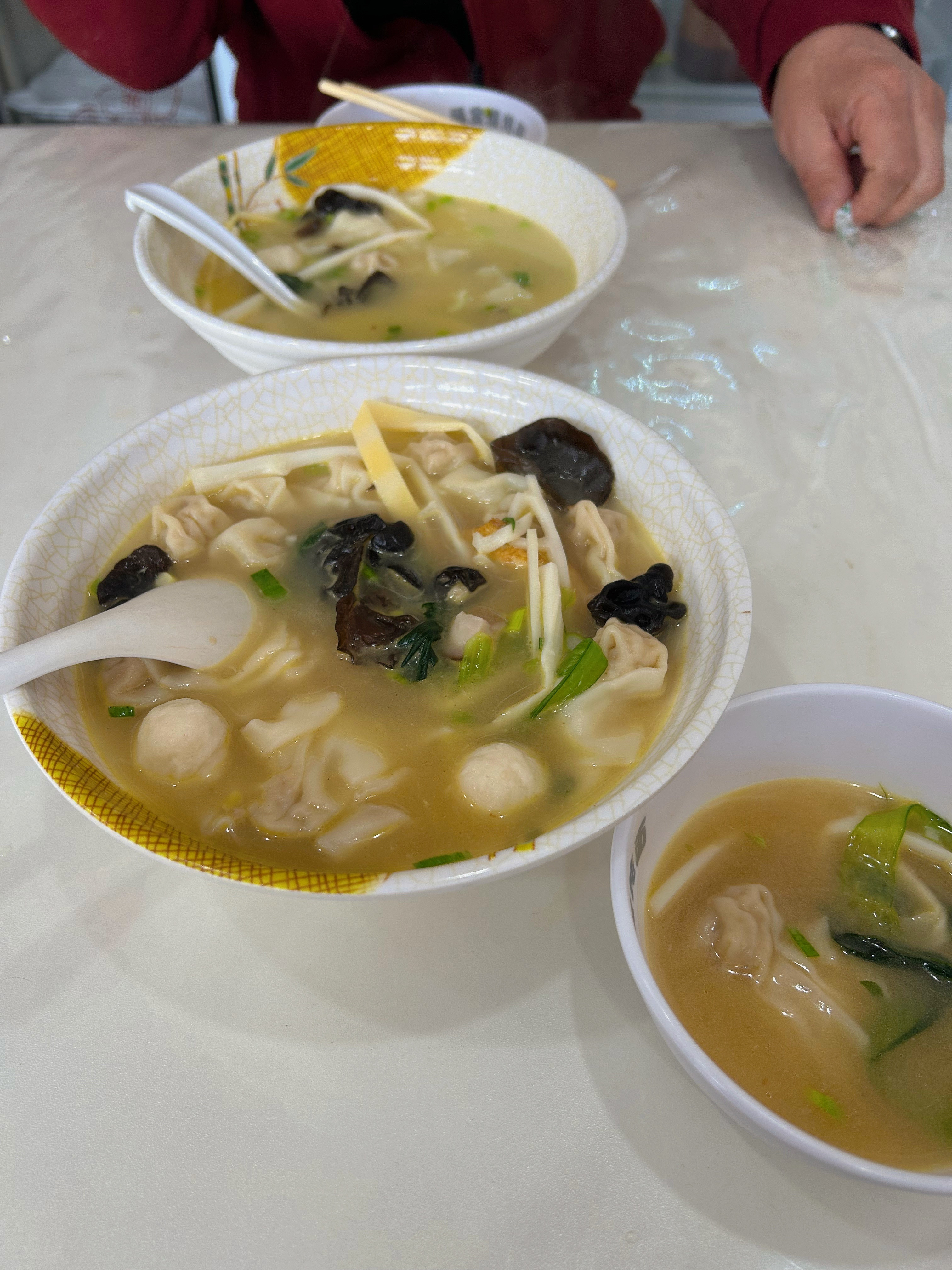 还挺好吃的三鲜馄饨