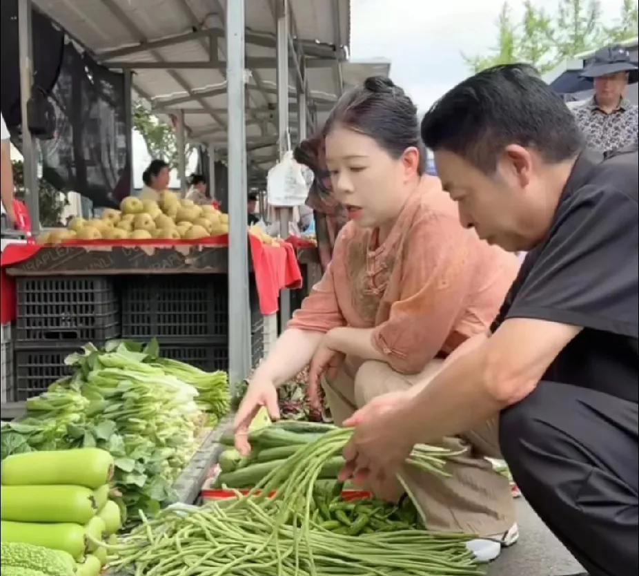 柴桑大姐直播告诉大家，九一户里有乾坤，九一户里有秘密！大姐说：因为52的事情才