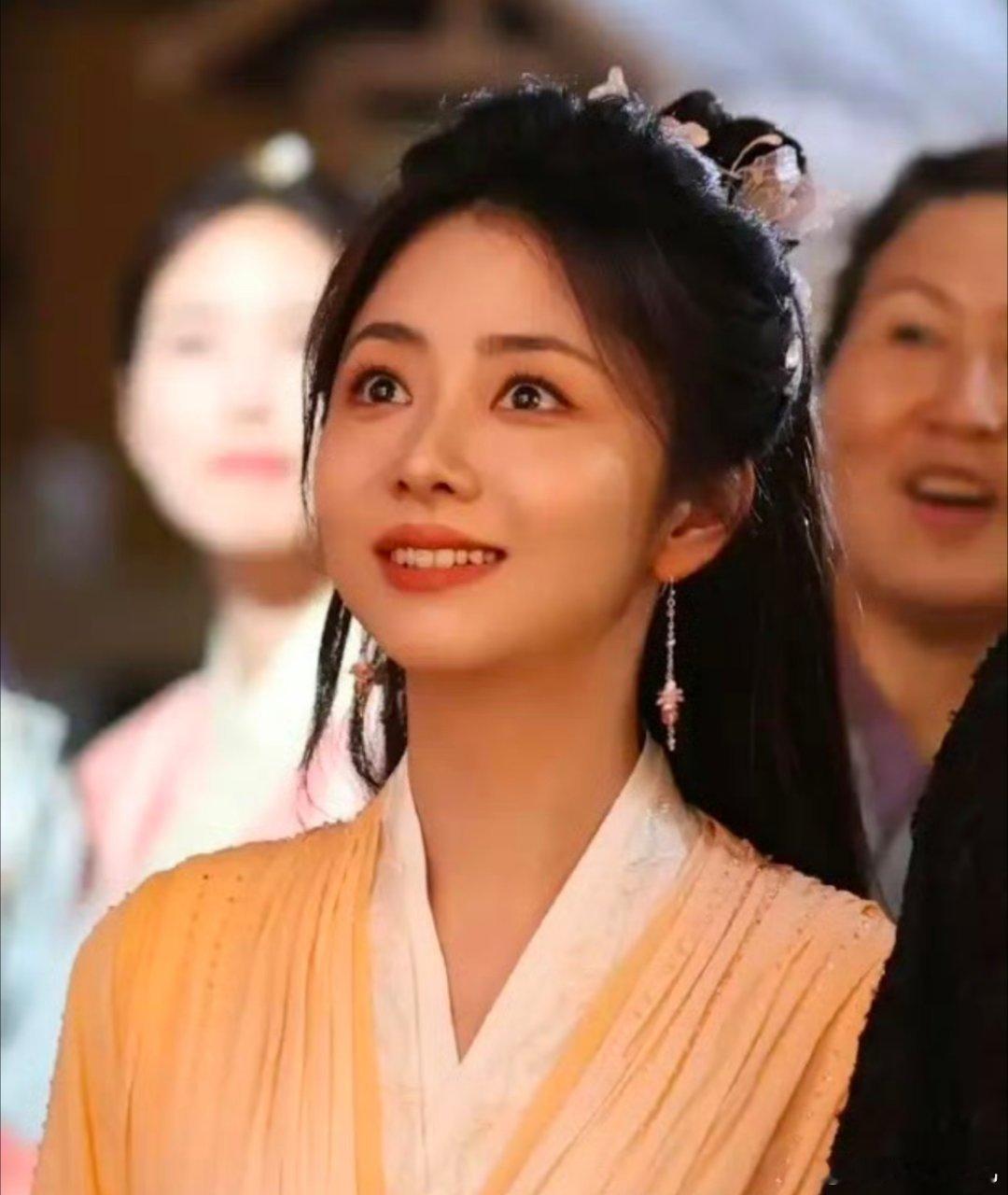 谭松韵的《逍遥》最近收到些吐槽，细想想，大家提到的问题确实有几分道理。比如配音，