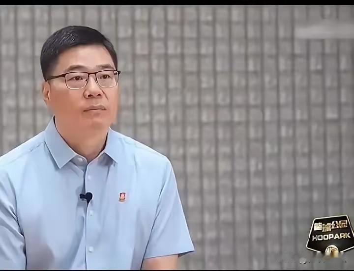 亚运会，男篮、女篮双双无缘决赛。此时最尴尬的人，既不是郭士强，也不是宫鲁鸣，而是